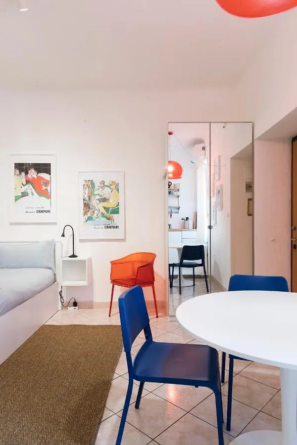 Xenia Apartments - Stylish Colorful Apt- Upbeat & Well-Connected Area Milan Italy